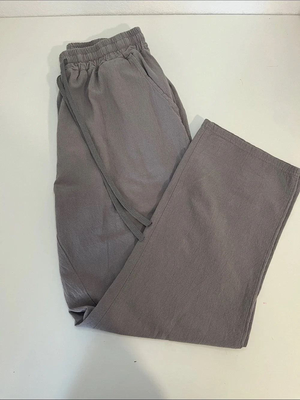 Men's Neutral Gray Elastic-Waist Joggers with Drawstring